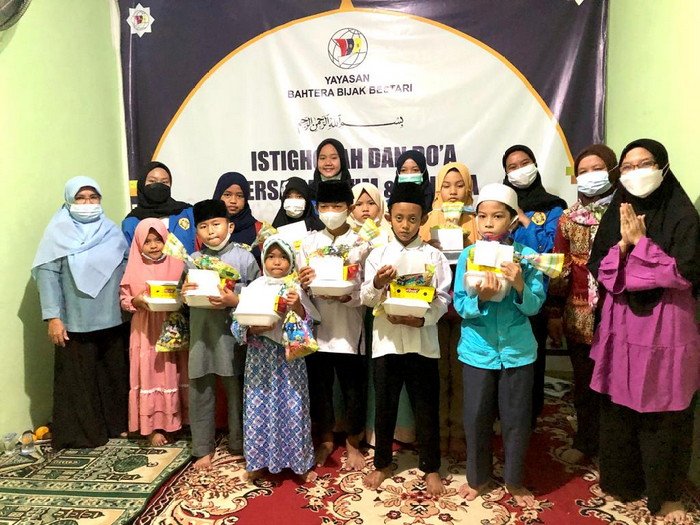 Santunan Anak Yatim dan Dhuafa